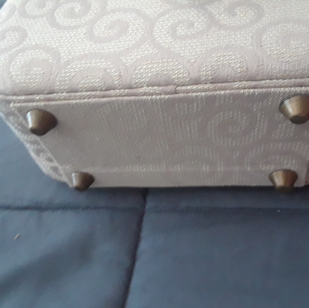 Cameo purse/make-up bag and bracelet - Picture 10 of 16
